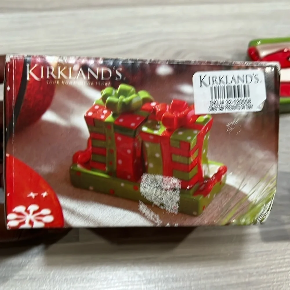 Kirkland's Salt Pepper Set with‎ Tray Christmas Present Red and Green Never Used
